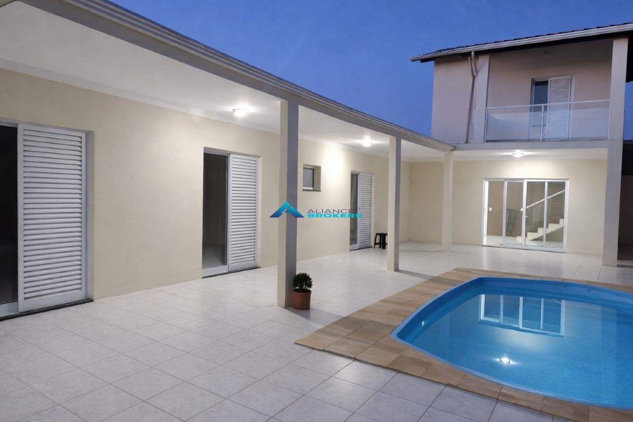 Casa, 4 quartos, 288 m² - Foto 1