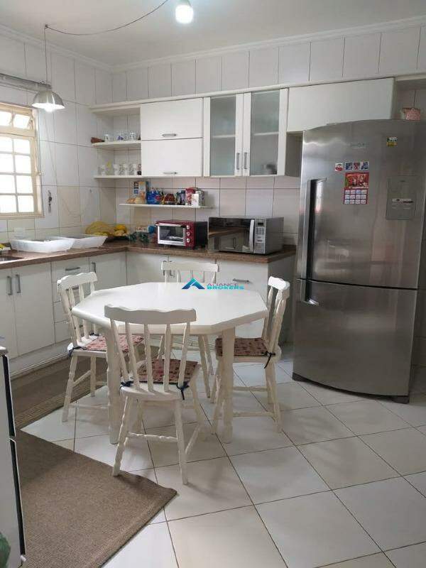 Casa, 3 quartos, 319 m² - Foto 4
