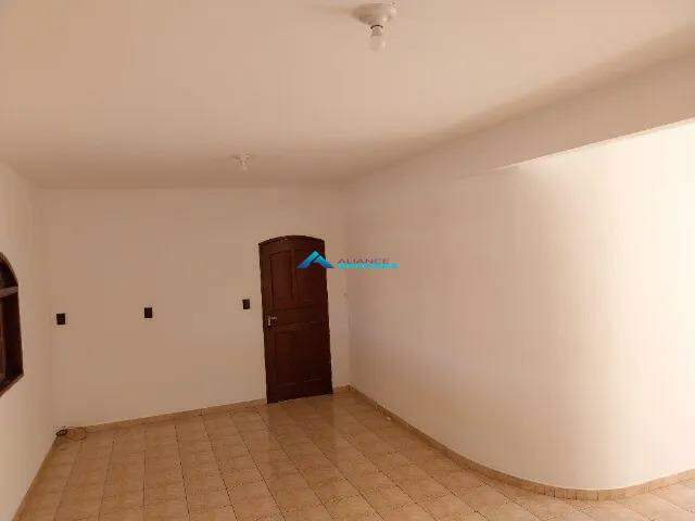 Casa, 3 quartos, 190 m² - Foto 2