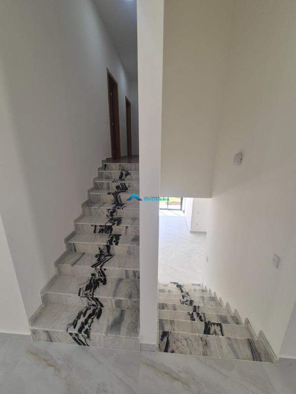 Casa, 3 quartos, 230 m² - Foto 2