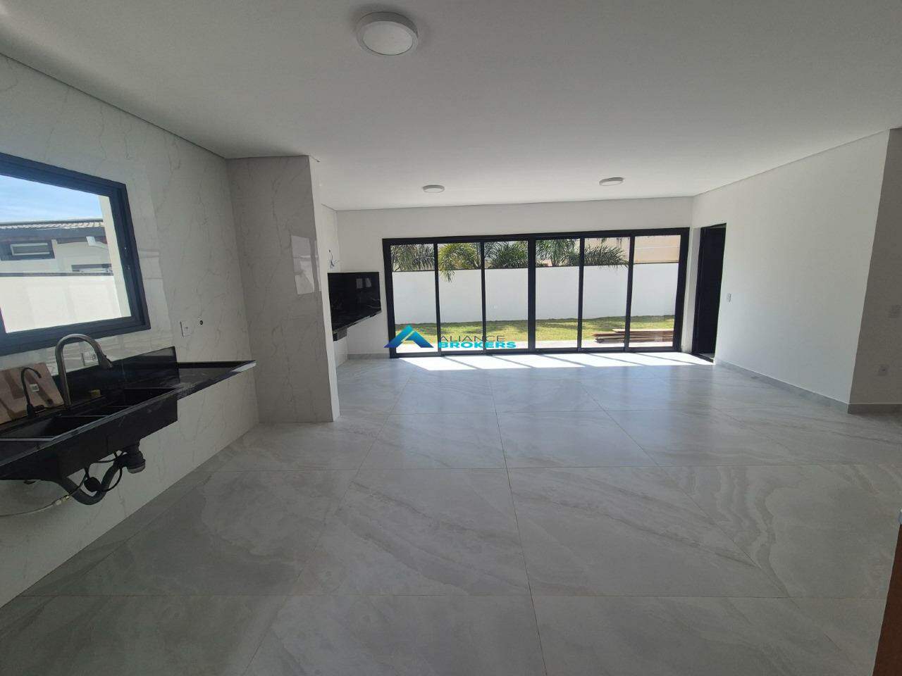 Casa, 3 quartos, 230 m² - Foto 1