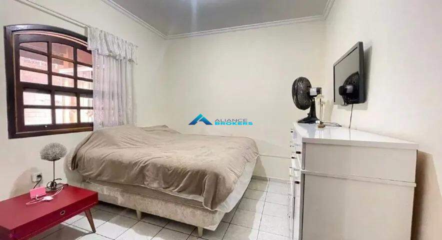Casa, 3 quartos, 224 m² - Foto 11