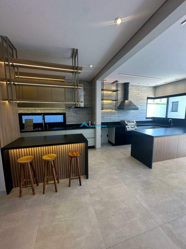 Casa, 5 quartos, 226 m² - Foto 6