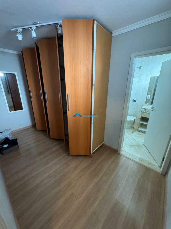 Casa, 4 quartos, 247 m² - Foto 3