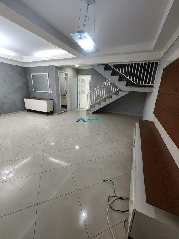 Casa, 3 quartos, 173 m² - Foto 2