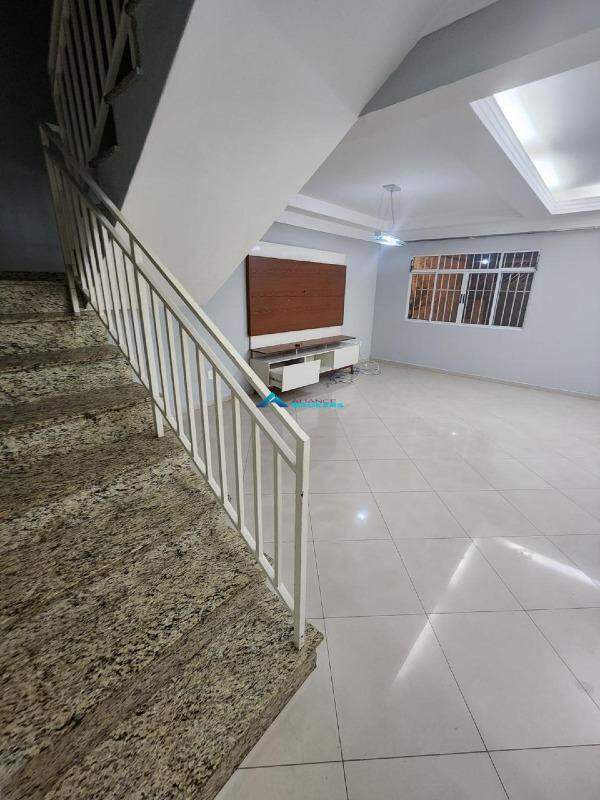 Casa, 3 quartos, 173 m² - Foto 1