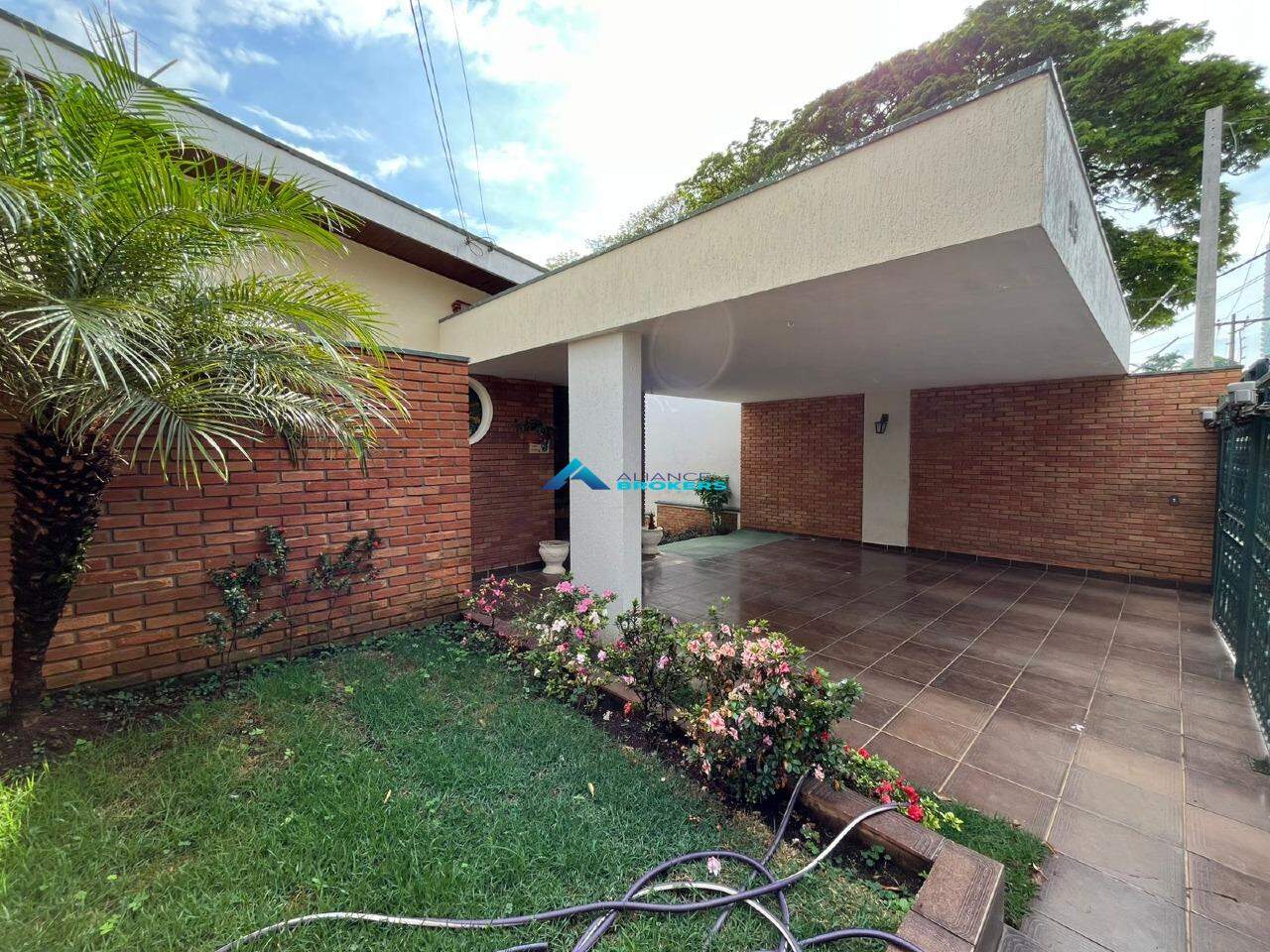 Casa, 4 quartos, 265 m² - Foto 1