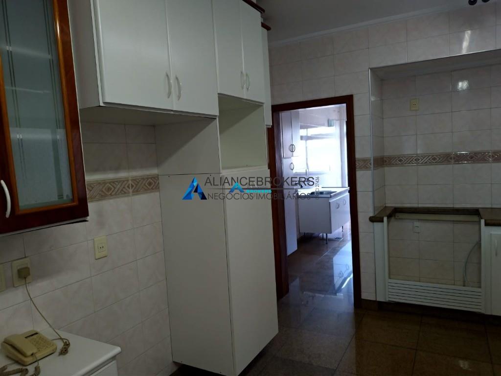 Apartamento à venda com 4 quartos, 268m² - Foto 4