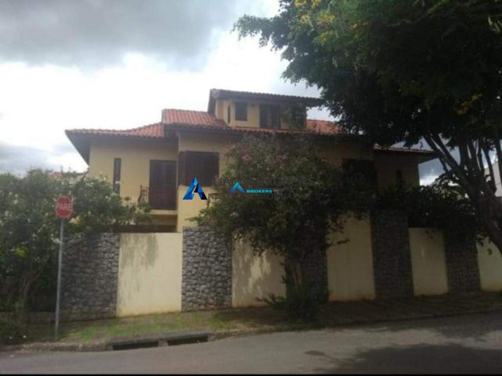 Casa à venda com 4 quartos, 250m² - Foto 8