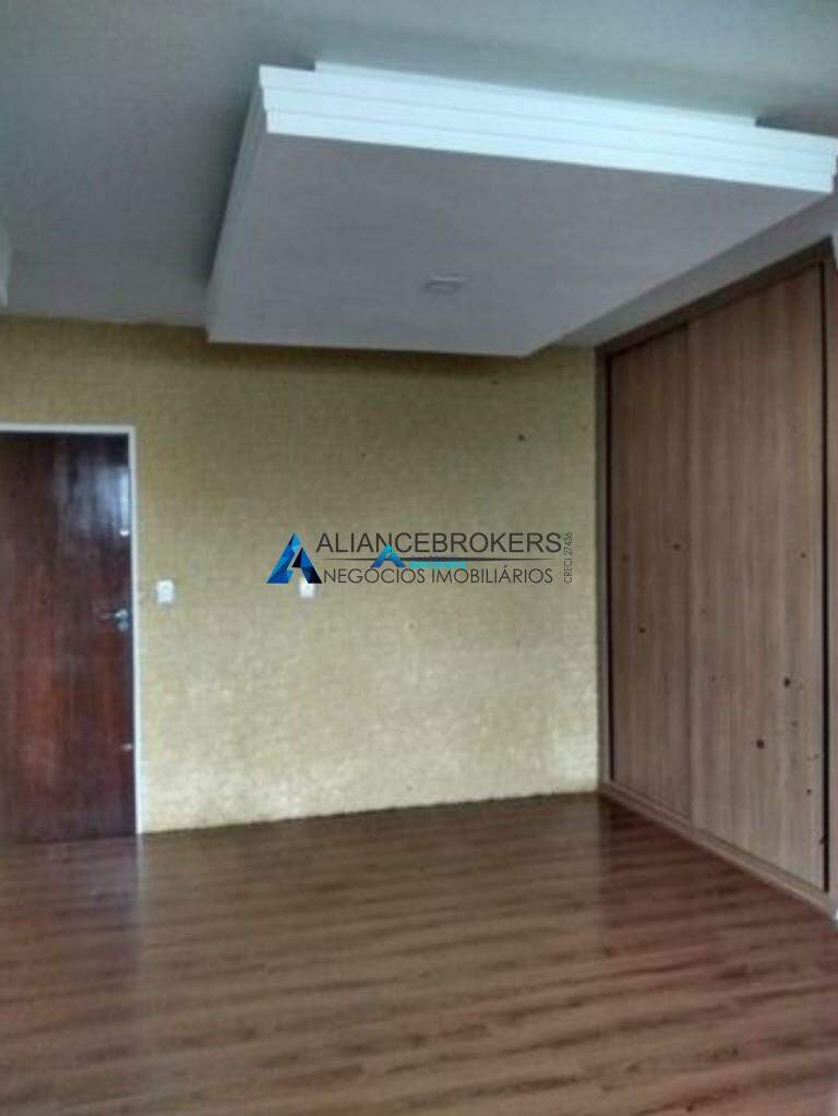 Casa à venda com 3 quartos, 230m² - Foto 7