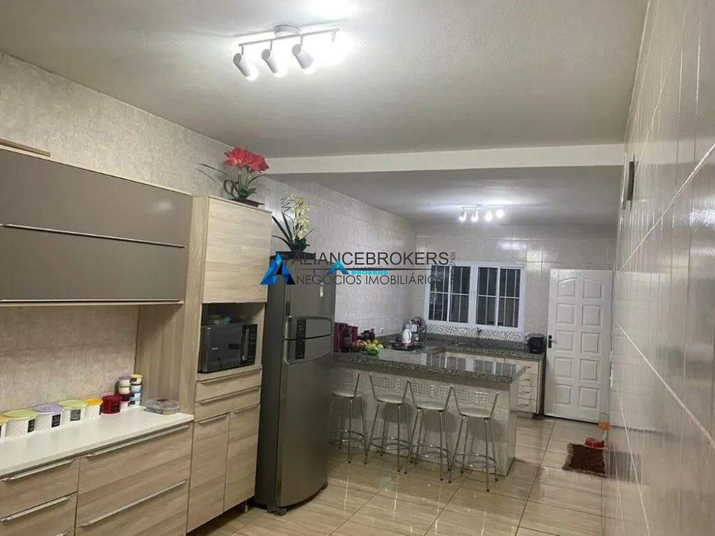 Casa à venda com 4 quartos, 150m² - Foto 25