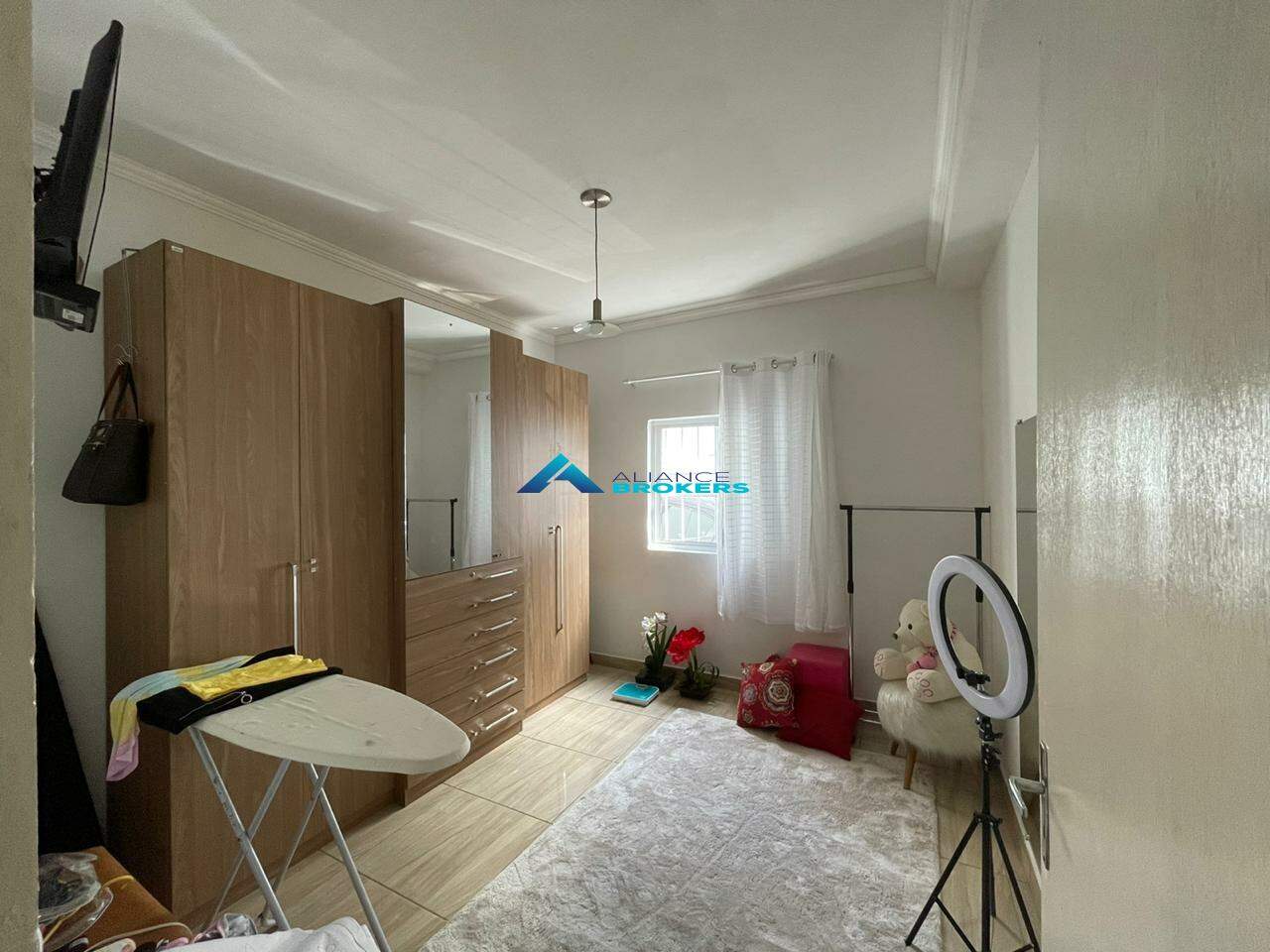 Casa à venda com 4 quartos, 150m² - Foto 4