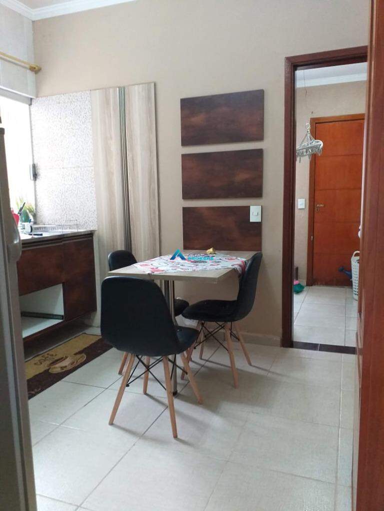 Casa à venda com 3 quartos, 180m² - Foto 5