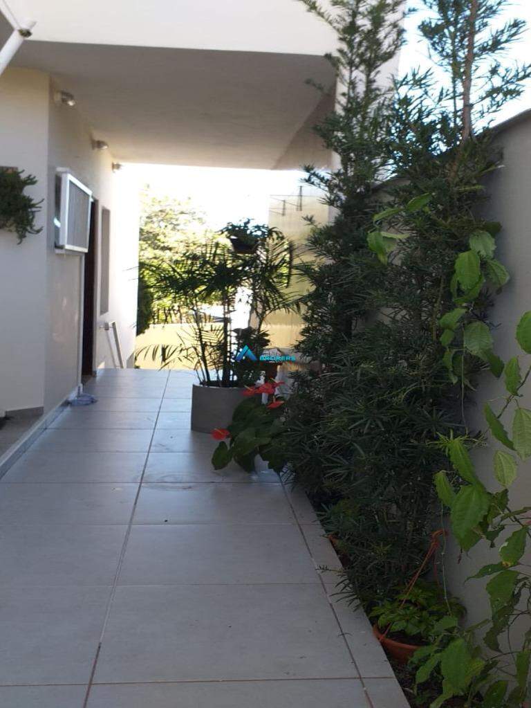 Casa à venda com 3 quartos, 180m² - Foto 9