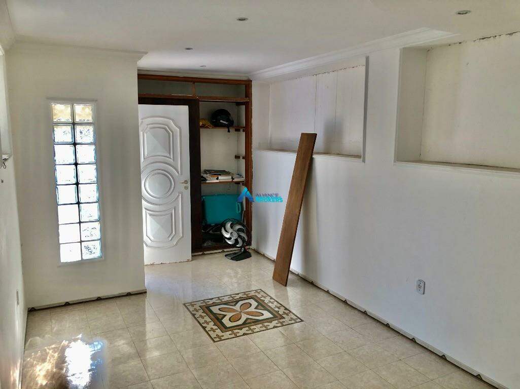 Casa à venda com 3 quartos, 500m² - Foto 7