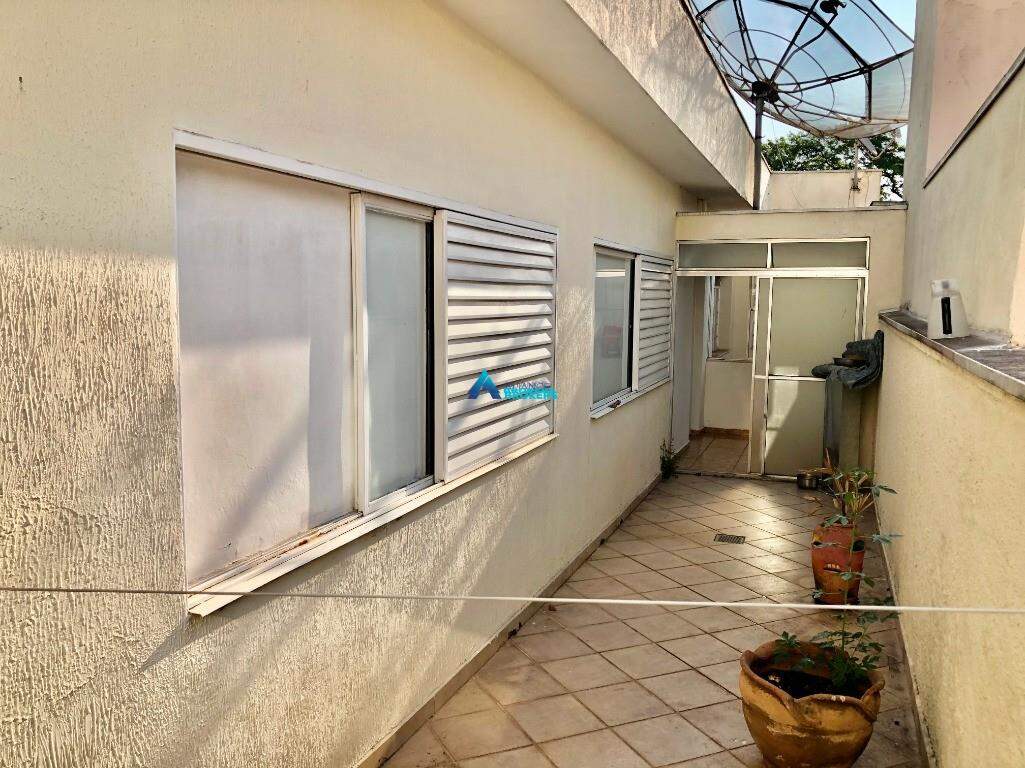 Casa à venda com 3 quartos, 500m² - Foto 25