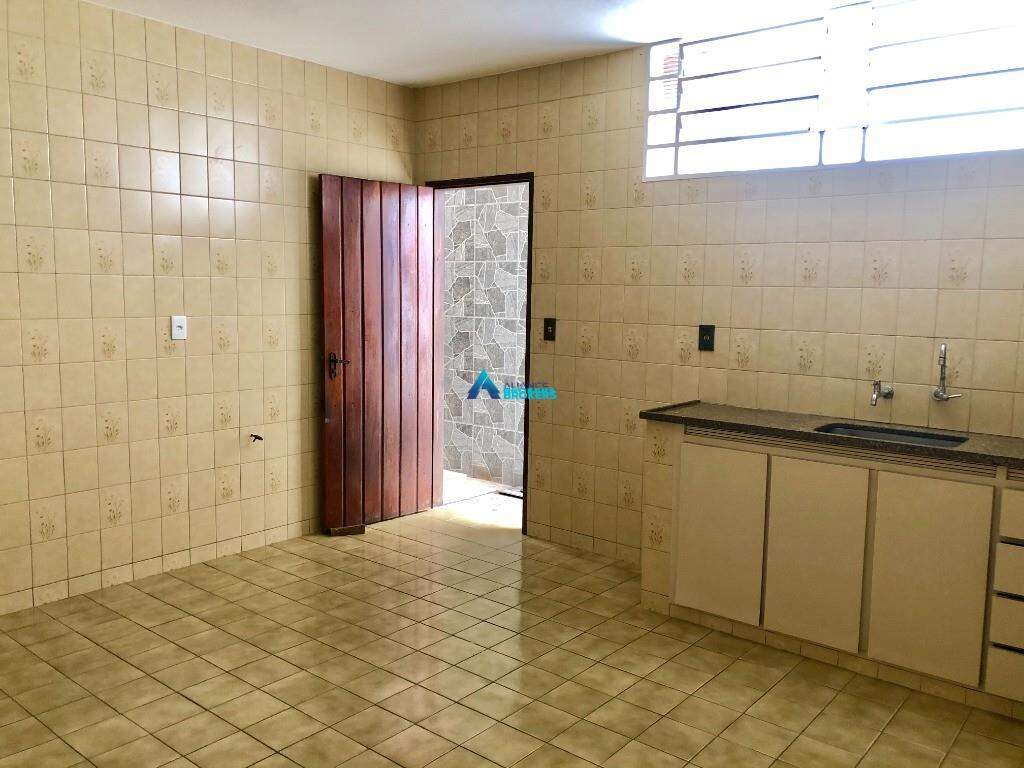 Casa à venda com 2 quartos, 197m² - Foto 12