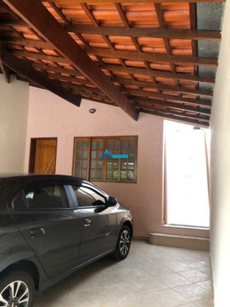 Casa à venda com 3 quartos, 170m² - Foto 2