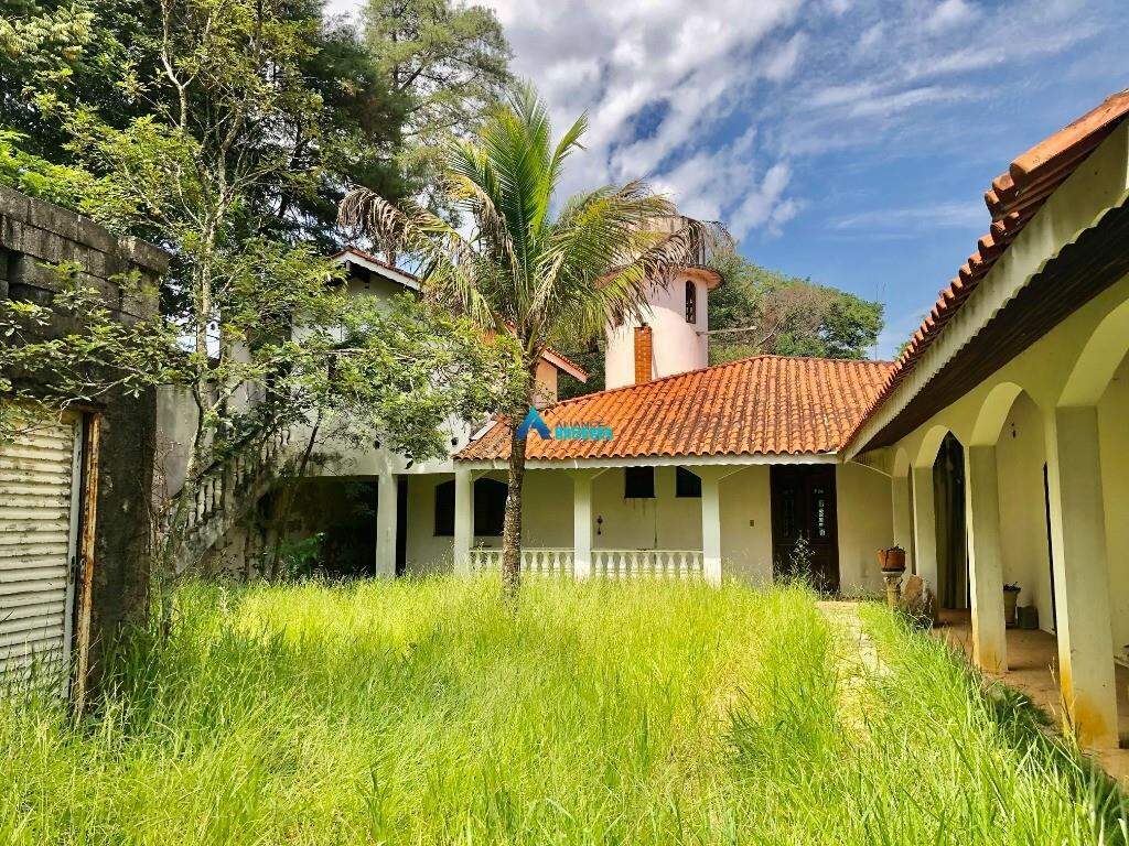 Fazenda à venda com 5 quartos, 500m² - Foto 1