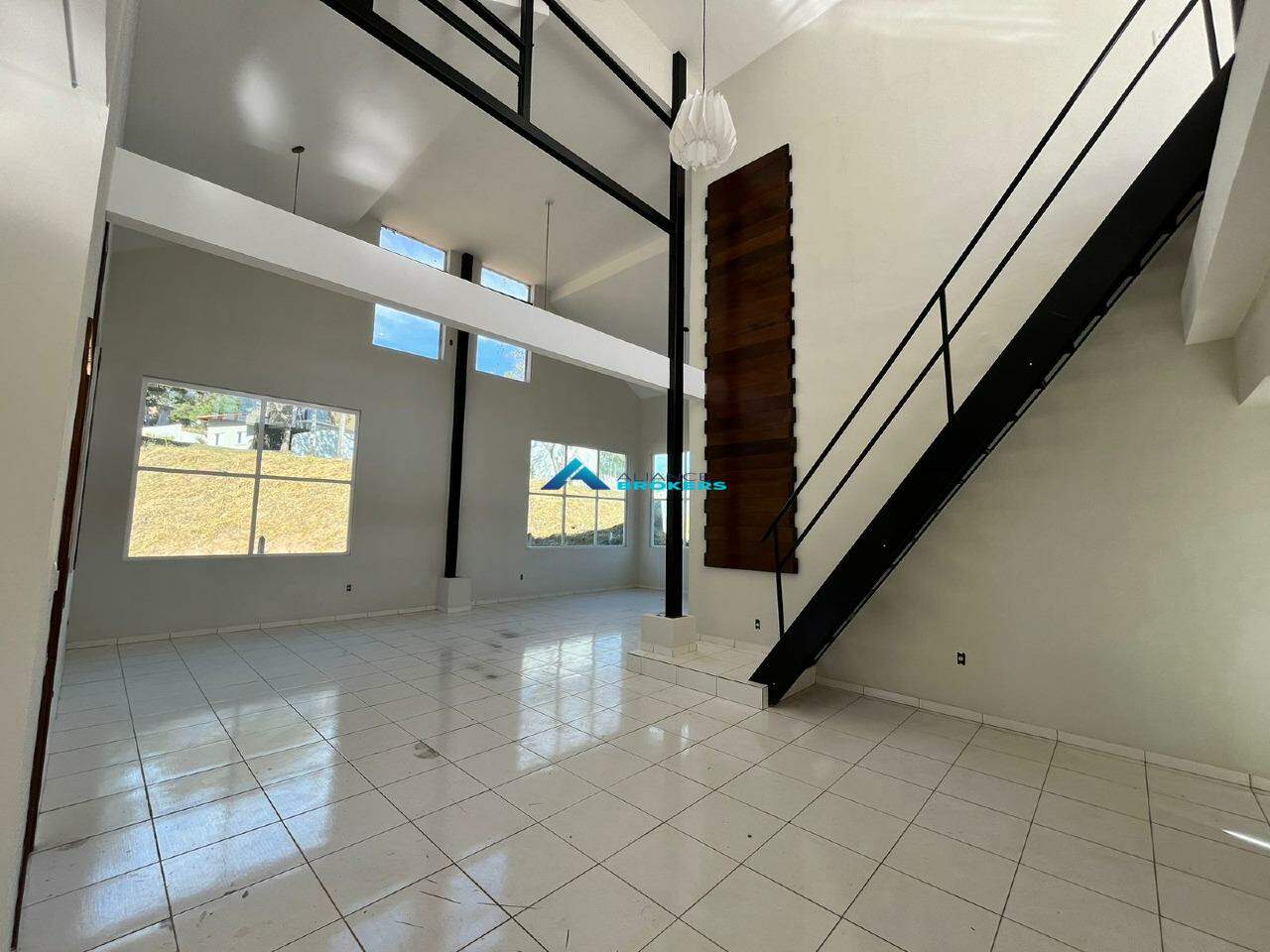 Casa à venda com 4 quartos, 266m² - Foto 7