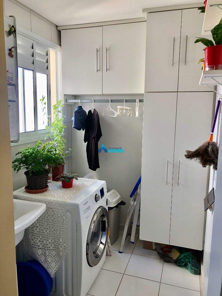 Apartamento à venda com 3 quartos, 131m² - Foto 19