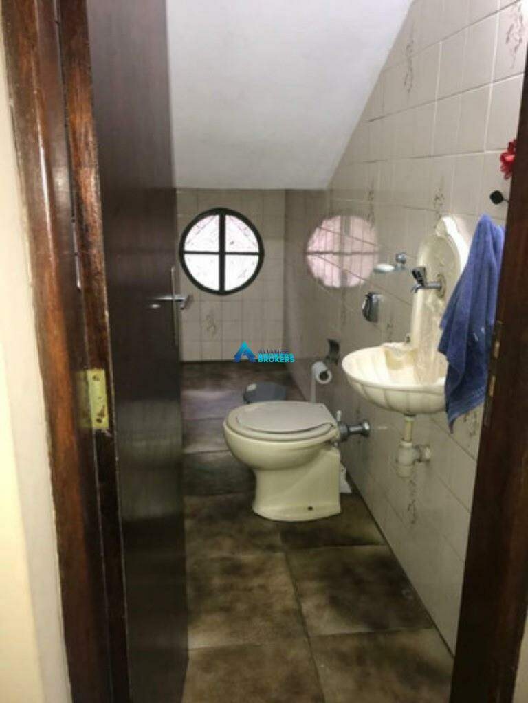 Casa à venda com 3 quartos, 250m² - Foto 7