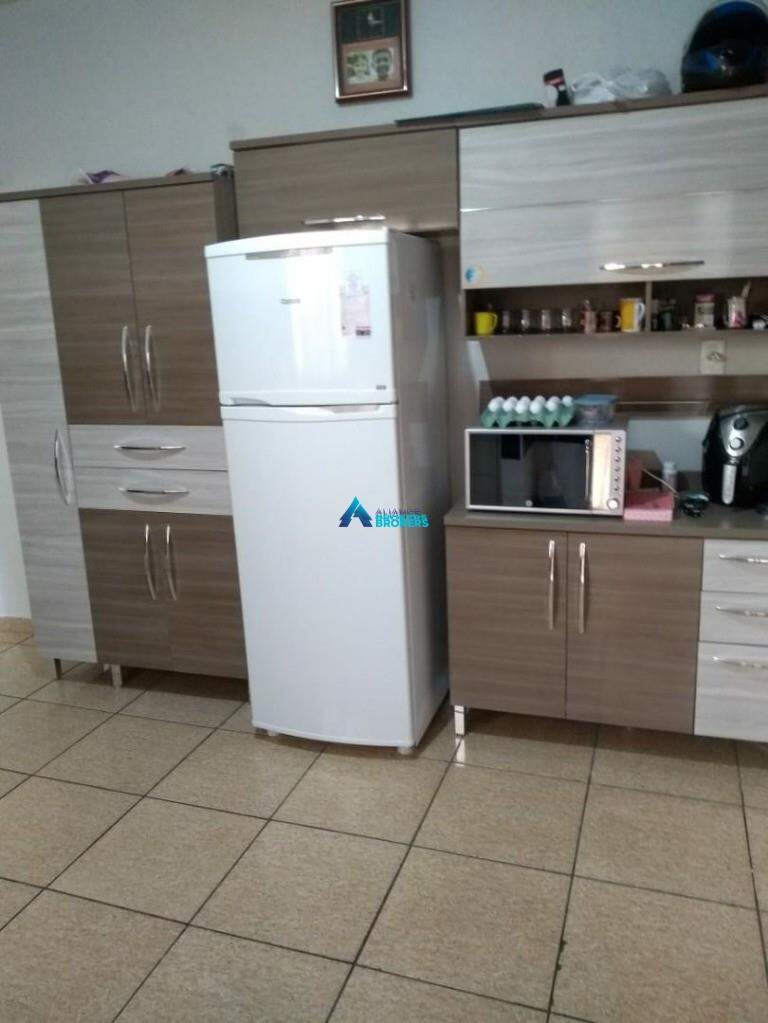 Casa à venda com 2 quartos, 100m² - Foto 8