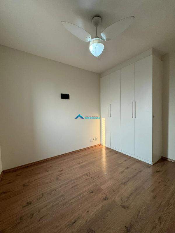 Apartamento para alugar com 3 quartos, 87m² - Foto 8