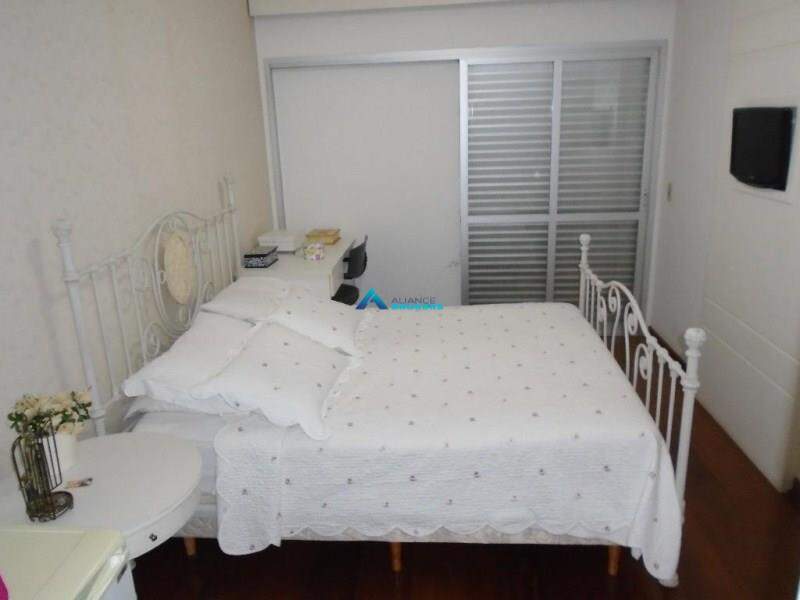 Apartamento à venda com 3 quartos, 174m² - Foto 4