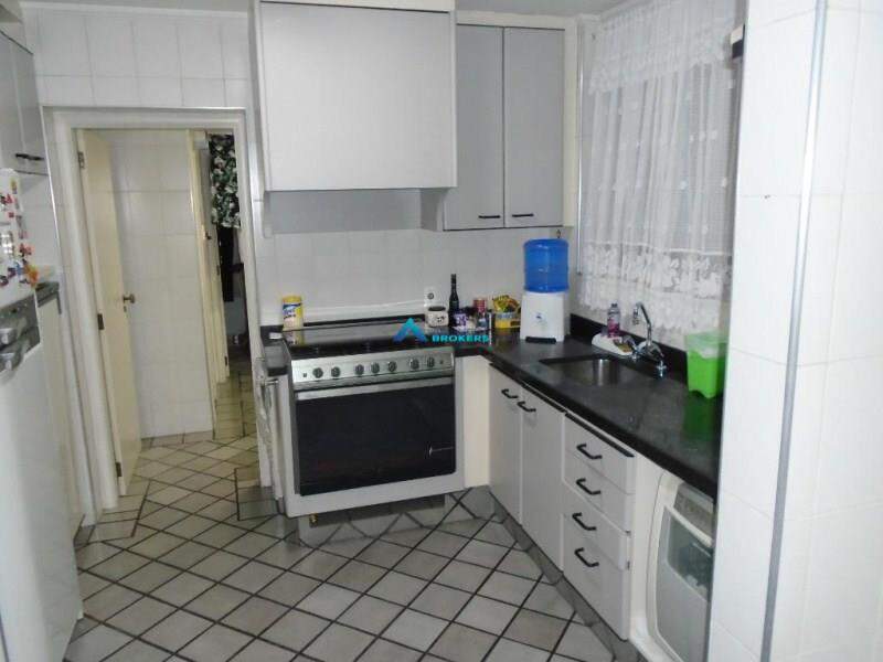 Apartamento à venda com 3 quartos, 174m² - Foto 22