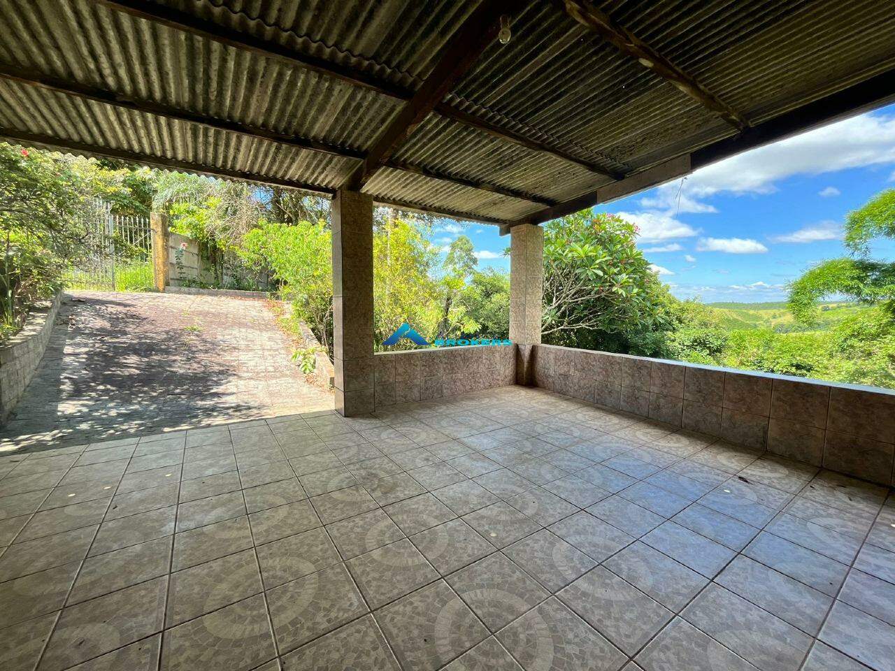 Fazenda à venda com 2 quartos, 140m² - Foto 3