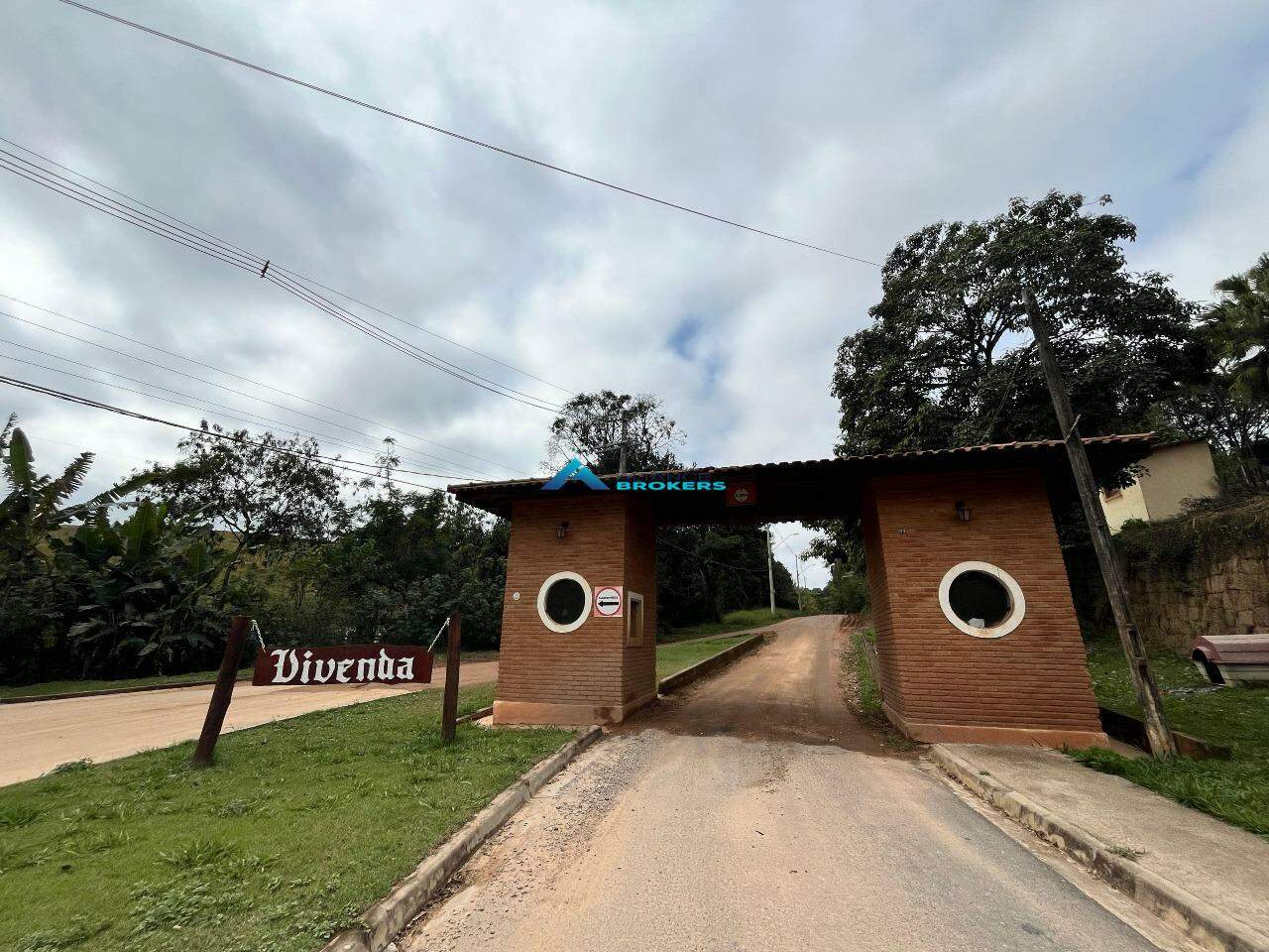 Fazenda à venda com 2 quartos, 140m² - Foto 1