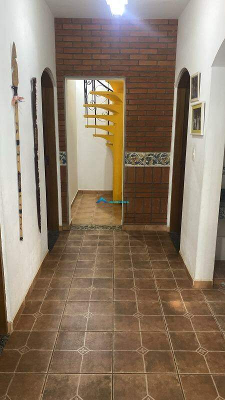 Chácara, 3 quartos, 2731 m² - Foto 2
