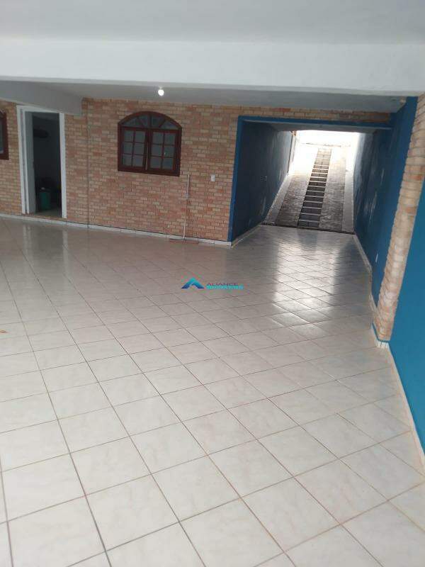 Casa à venda com 3 quartos, 320m² - Foto 10