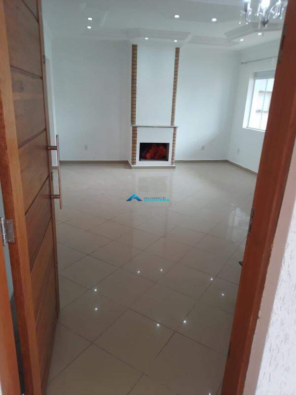 Casa à venda com 3 quartos, 320m² - Foto 2