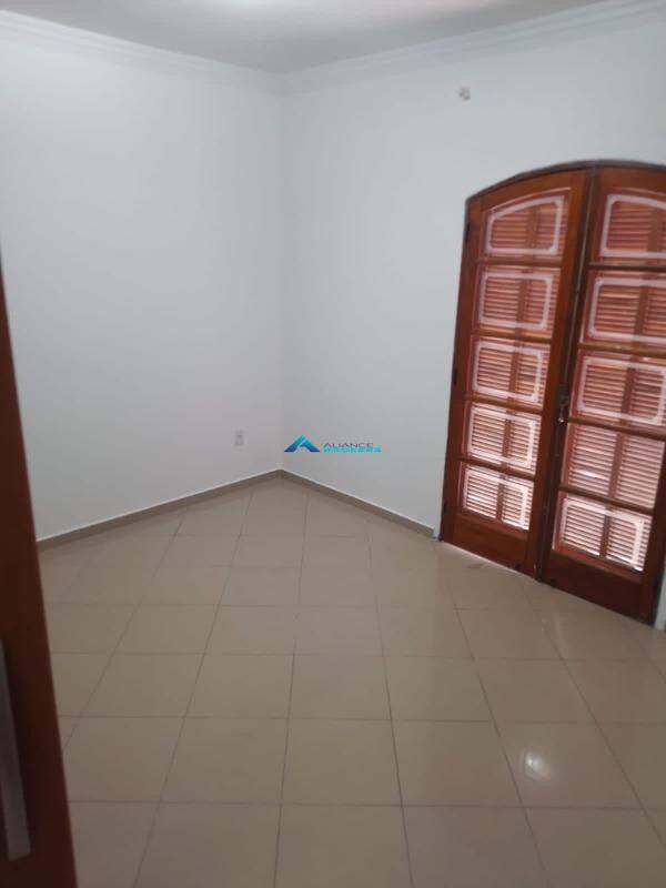 Casa à venda com 3 quartos, 320m² - Foto 22