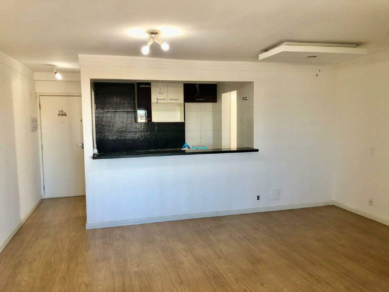 Apartamento à venda com 3 quartos, 87m² - Foto 8