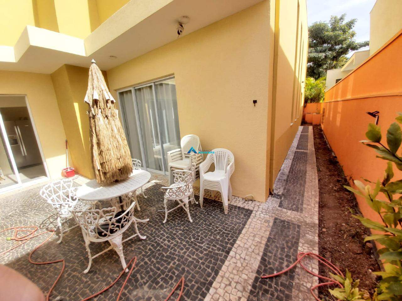 Casa à venda com 4 quartos, 300m² - Foto 11