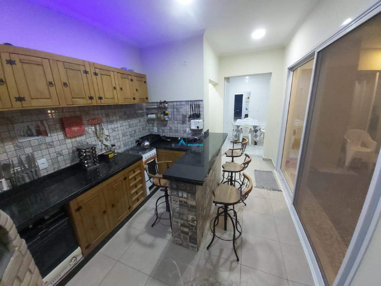 Casa à venda com 4 quartos, 300m² - Foto 16