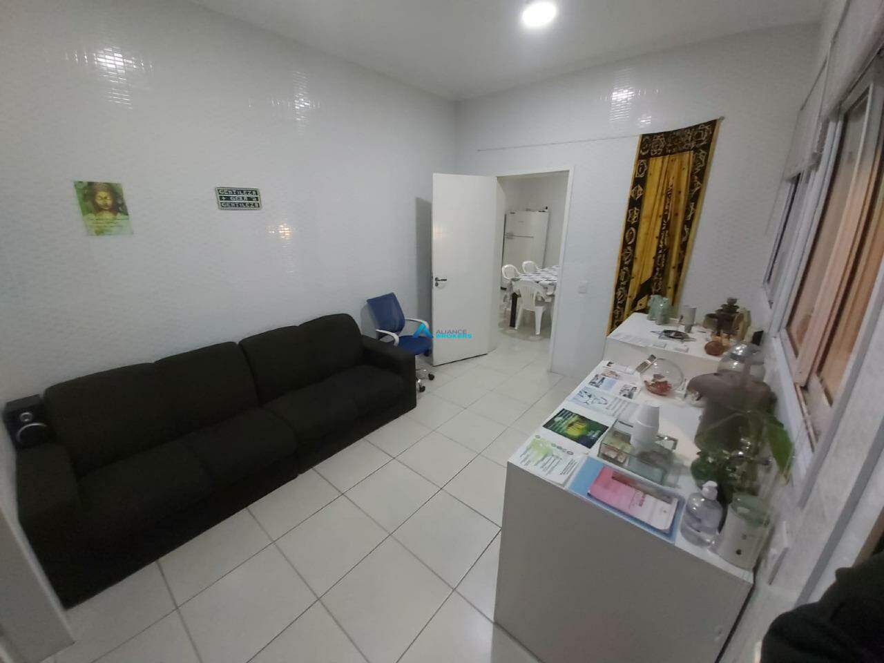 Casa à venda com 4 quartos, 300m² - Foto 5