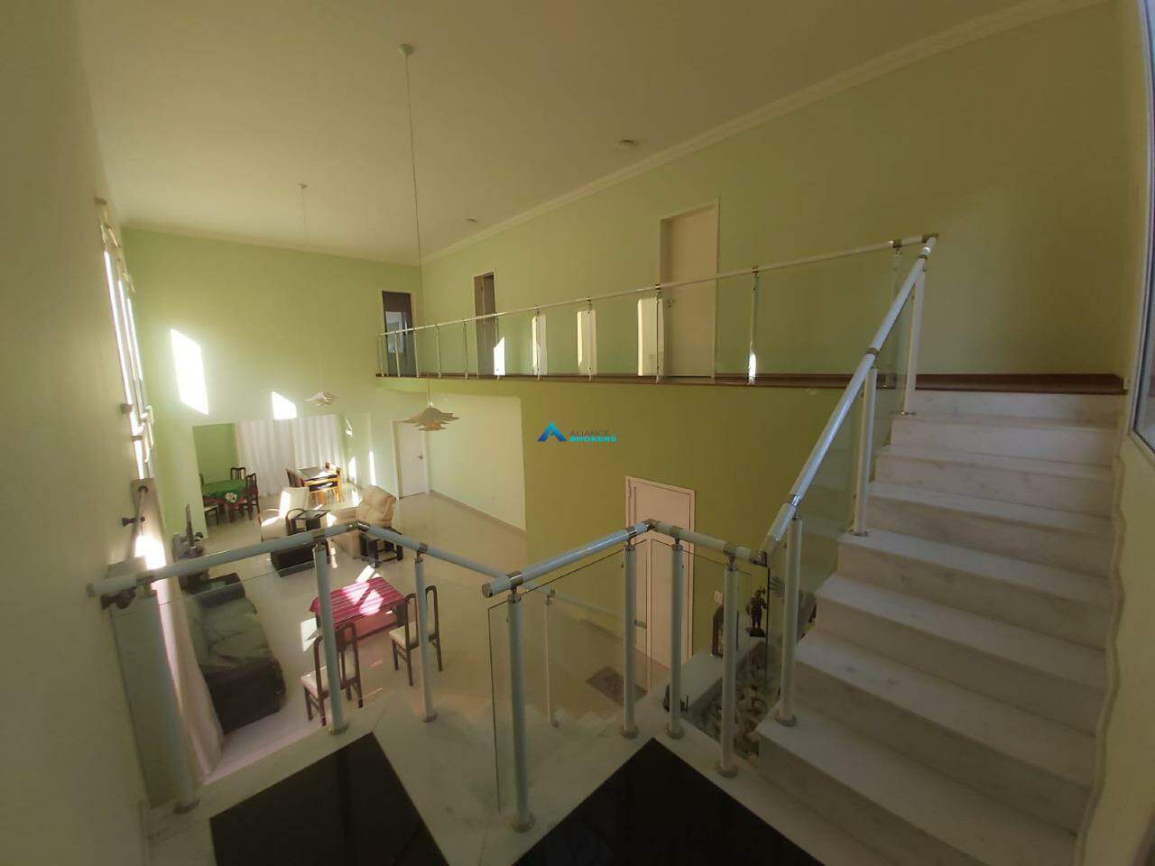 Casa à venda com 4 quartos, 300m² - Foto 10