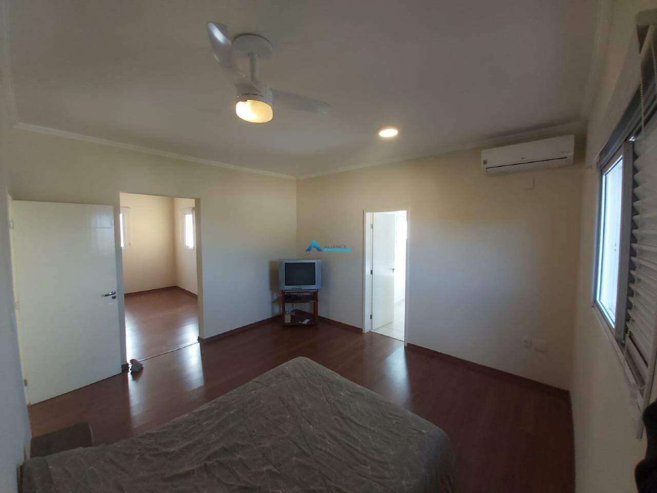 Casa à venda com 4 quartos, 300m² - Foto 21