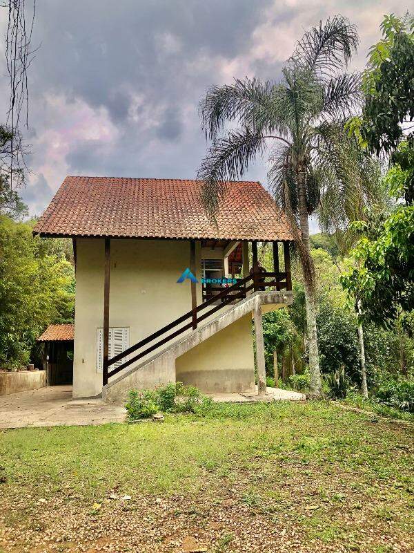 Fazenda à venda com 2 quartos, 250m² - Foto 2