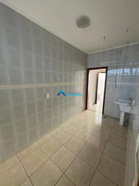 Casa à venda com 3 quartos, 245m² - Foto 3