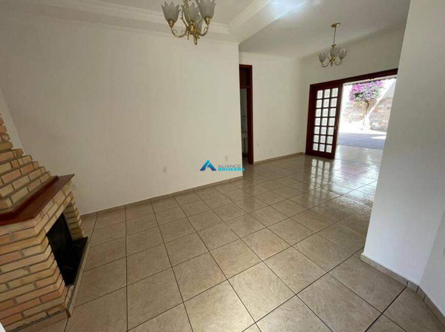 Casa à venda com 3 quartos, 245m² - Foto 15