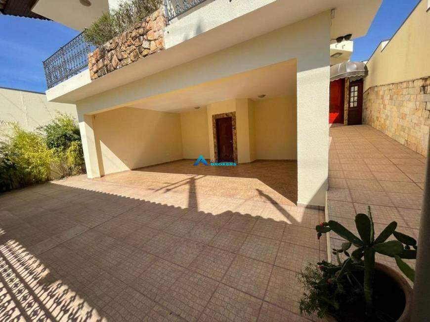 Casa à venda com 3 quartos, 245m² - Foto 14