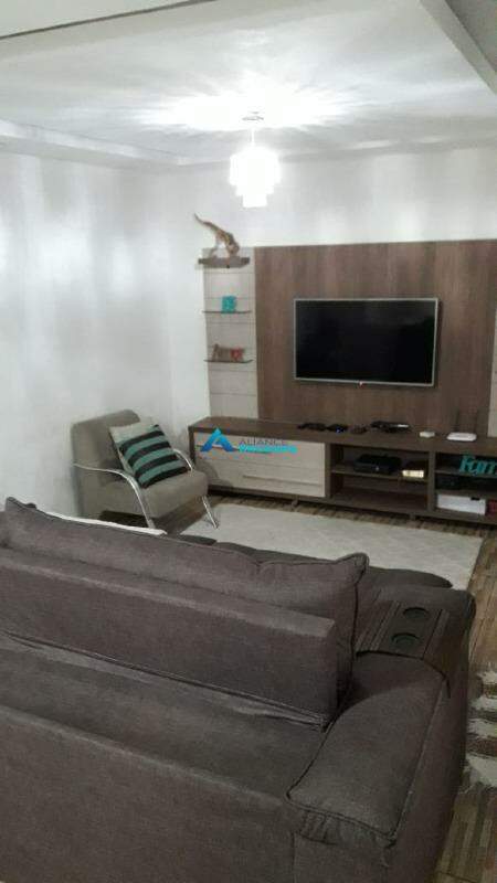 Casa à venda com 3 quartos, 220m² - Foto 4