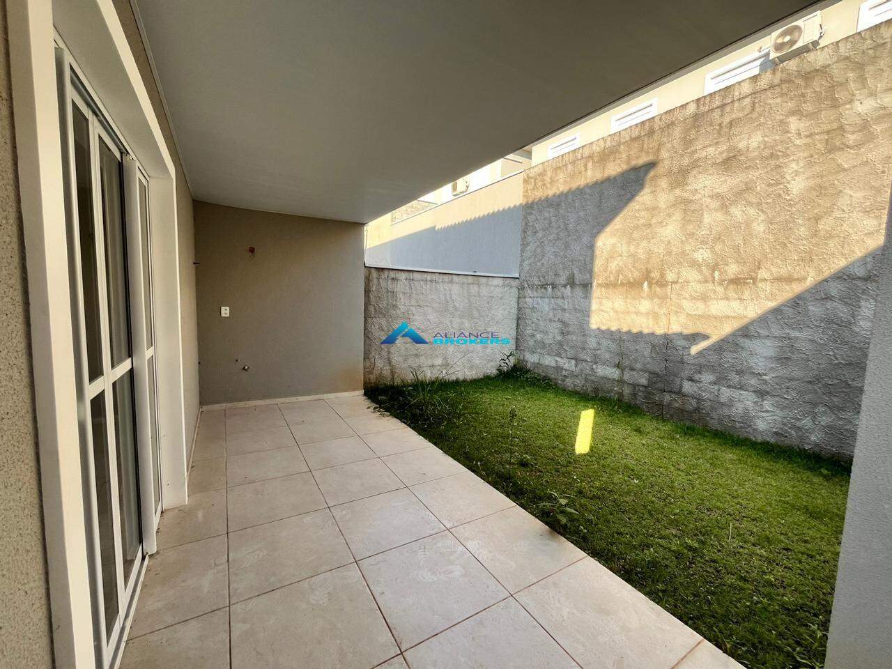 Casa à venda com 3 quartos, 106m² - Foto 7