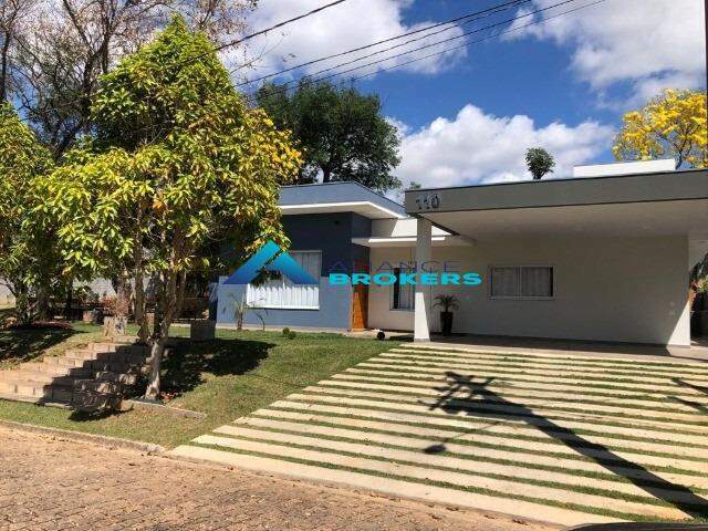 Casa de Condomínio à venda com 4 quartos, 278m² - Foto 1