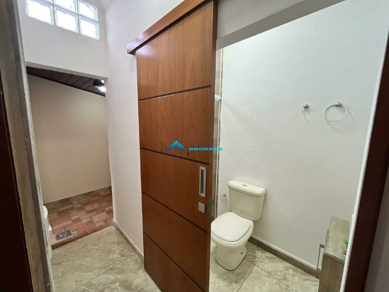 Casa para alugar com 2 quartos, 75m² - Foto 11